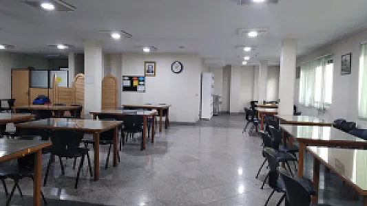 خانه فرهنگ و کتابخانه میثاق