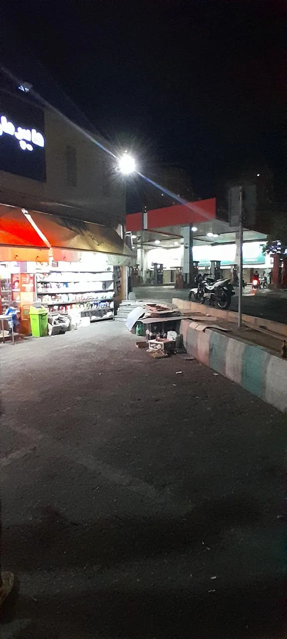 پمپ بنزین شهرک شهید محلاتی شماره ۱۹۶