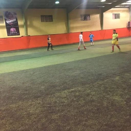 سالن ورزشی افق لاله