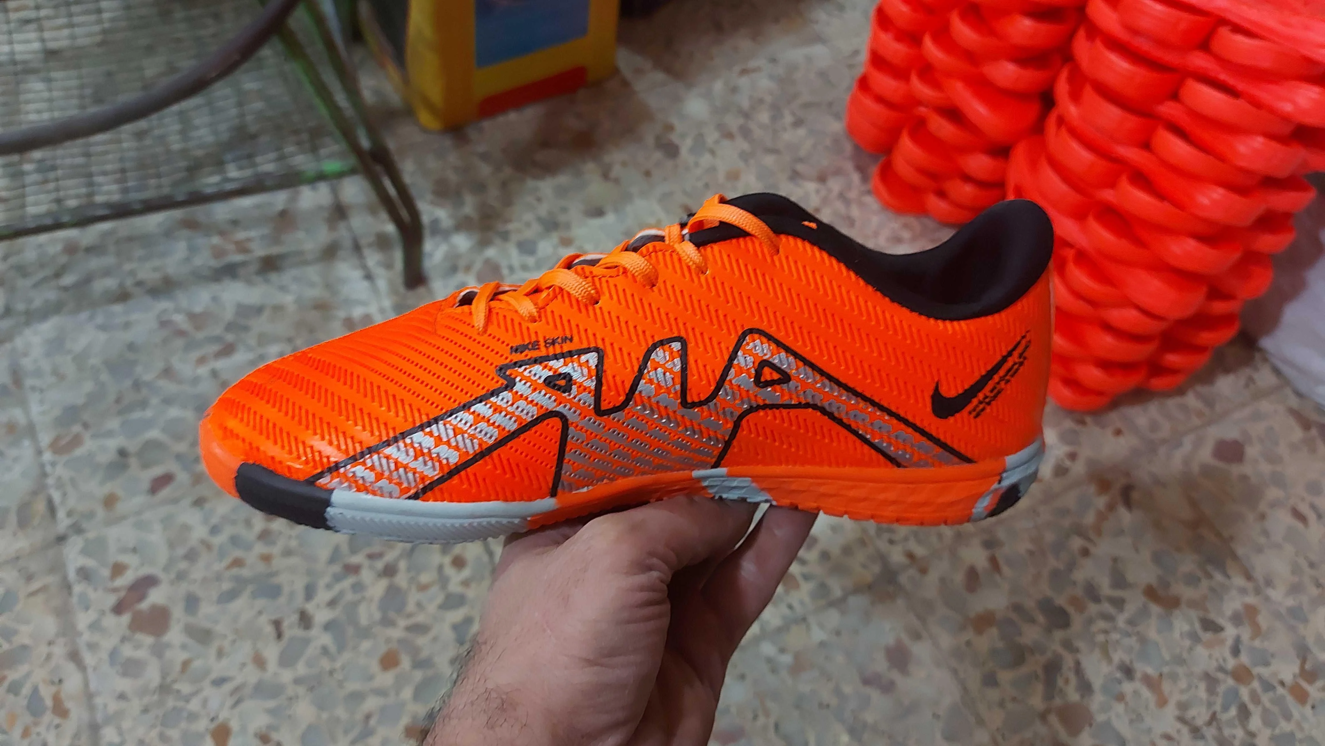 تولیدی کفش ورزشی نوین پارس