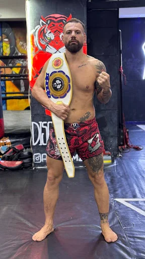 آموزش کیک‌بوکسینگ و دفاع شخصی