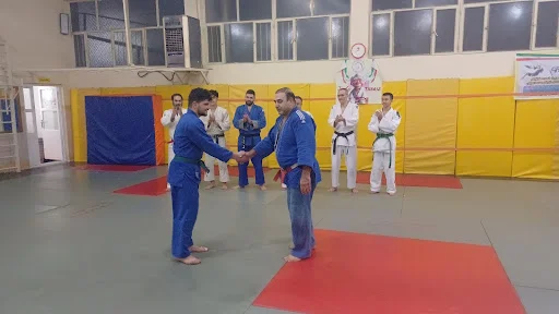 سالن بوکس گنجویان