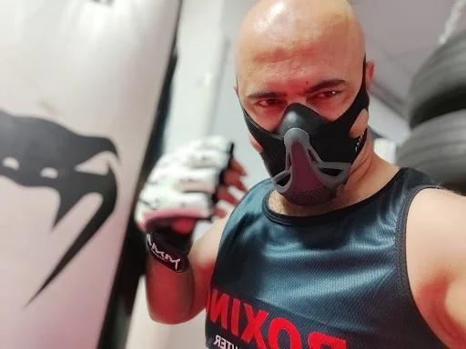 خانه کیک بوکسینگ رستمی - باشگاه رزمی در تبریز