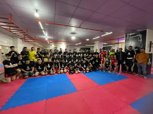 خانه کیک بوکسینگ رستمی - باشگاه رزمی در تبریز