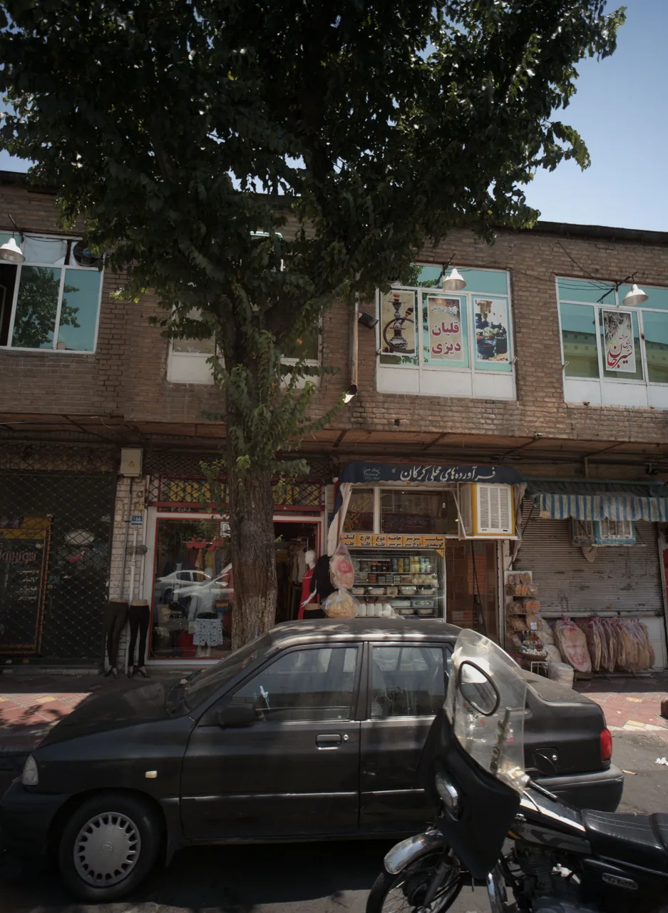 فروشگاه پوشاک برند