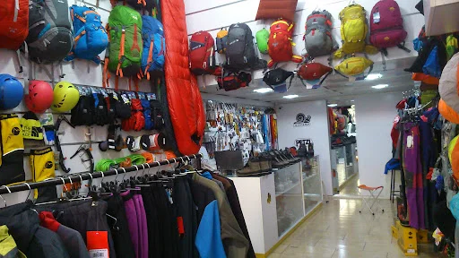 لوازم کوهنوردی سهند - بیمه در تبریز