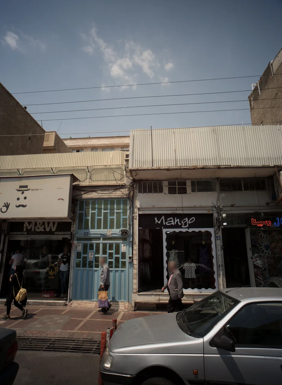 فروشگاه پوشاک مانگو