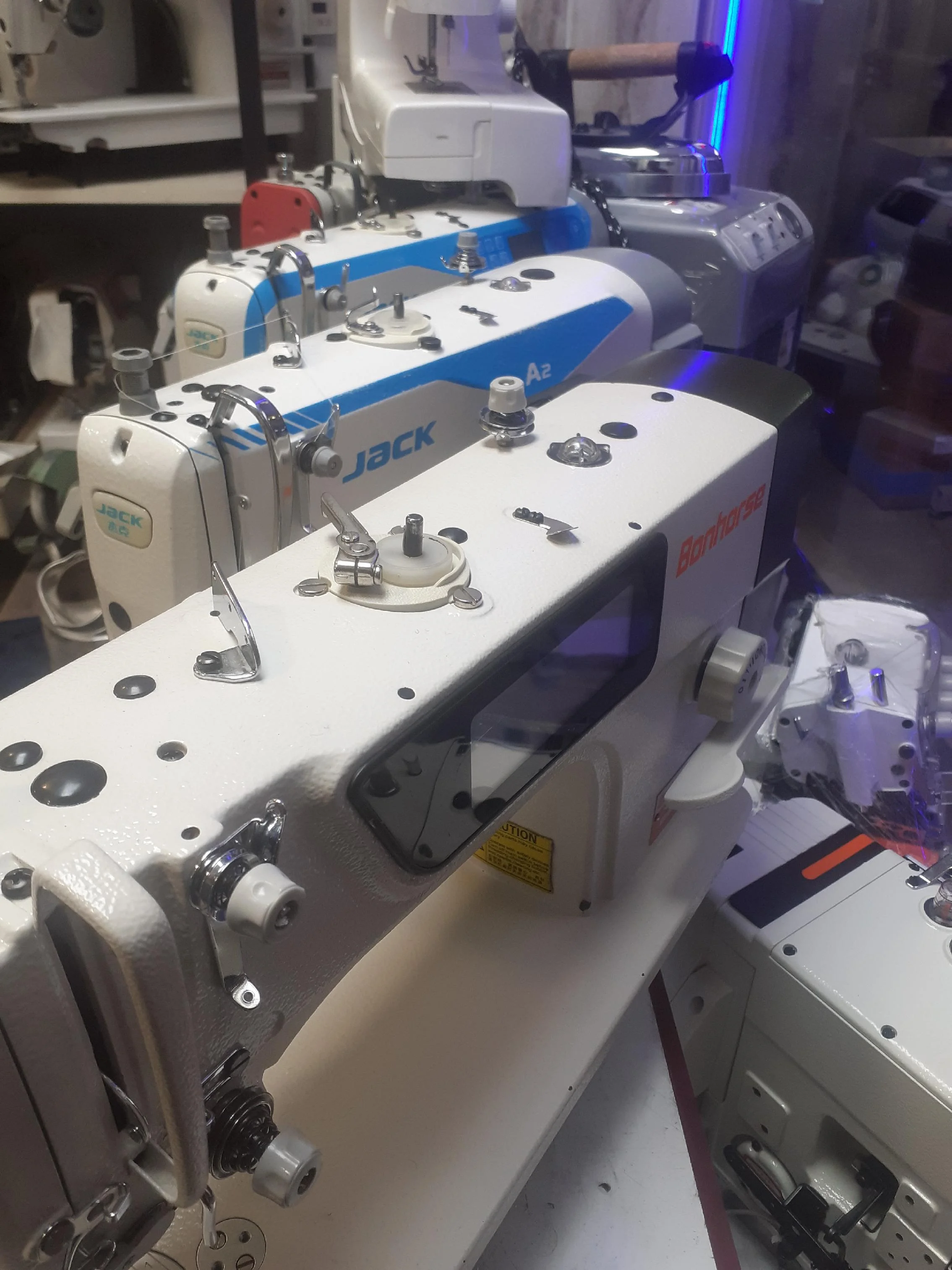 فروشگاه و تعمیرگاه چرخ خیاطی شهیدی