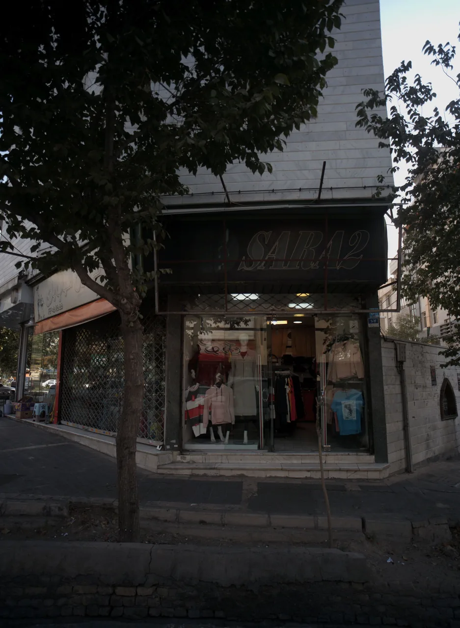 فروشگاه پوشاک سارا دو