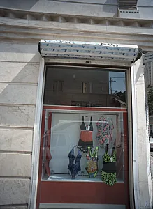 فروشگاه پوشاک زنانه