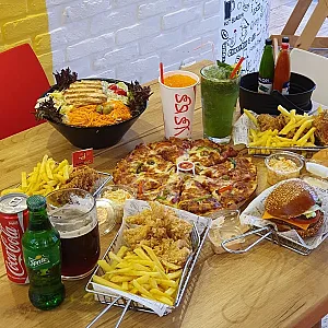 فست فود چیکی بیف