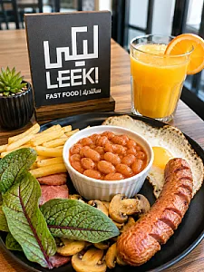 سالاد بار و فست فود لیکی