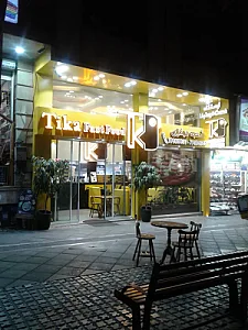 فست فود تیکا