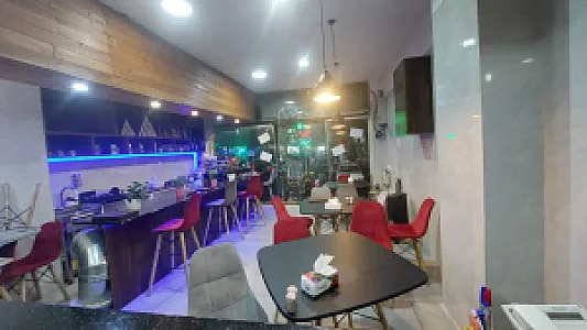 فست فود آویر