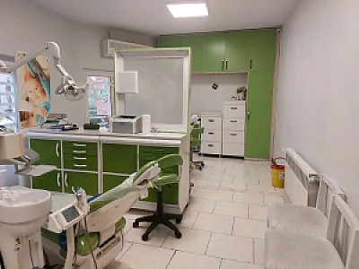 مرکز تخصصی دندانپزشکی زیبایی و ایمپلنت دکتر صالحیان