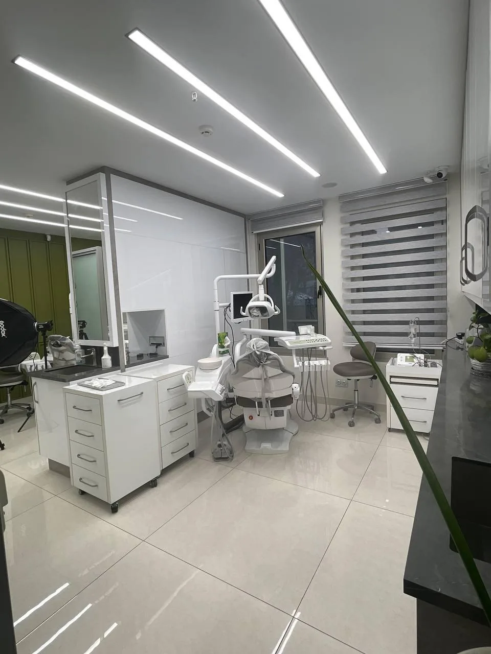 مطب دندانپزشکی دکتر علیرضا تسلیمی