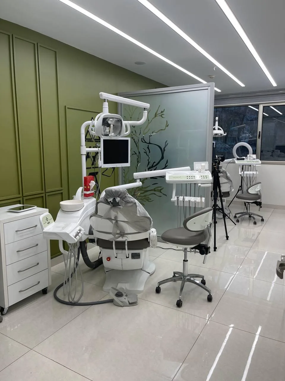مطب دندانپزشکی دکتر علیرضا تسلیمی - تصویر 2