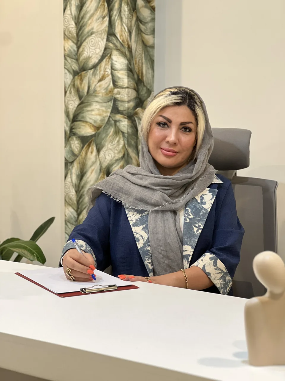 دکتر روانشناس  پروانه پرندین - تصویر 2