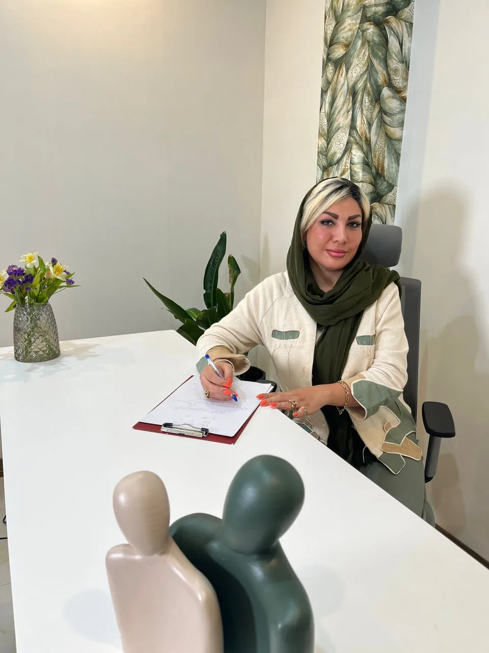 دکتر روانشناس  پروانه پرندین - تصویر 3