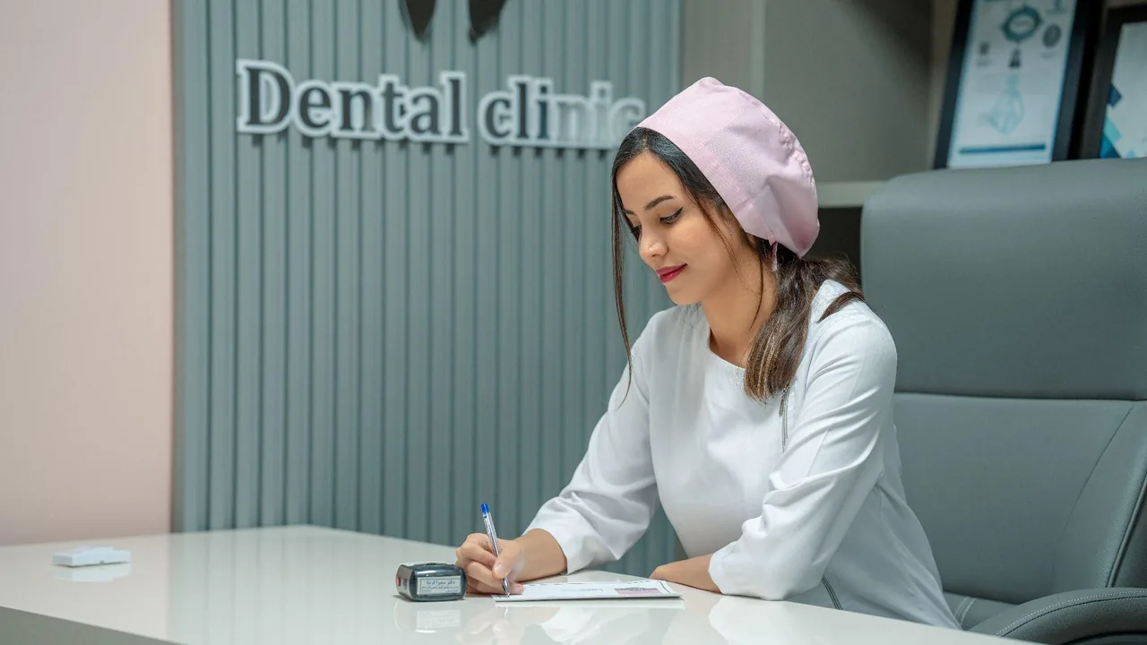 دندانپزشکی دکتر فرنیا