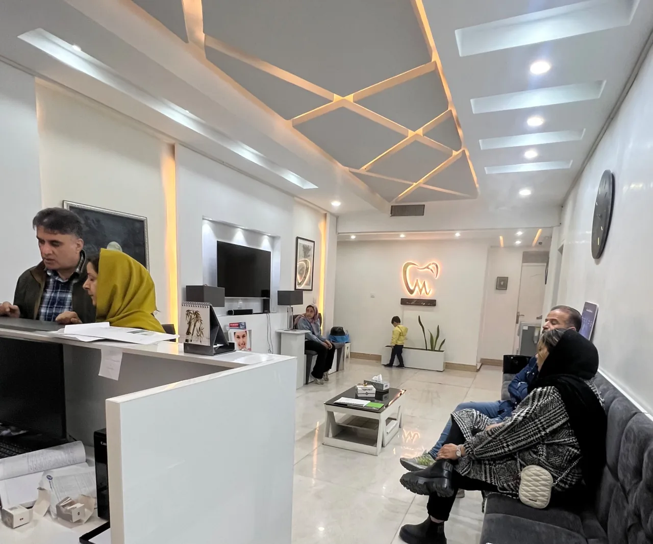 کلینیک دندانپزشکی دکتر مهرنوش اکرمی - تصویر 3
