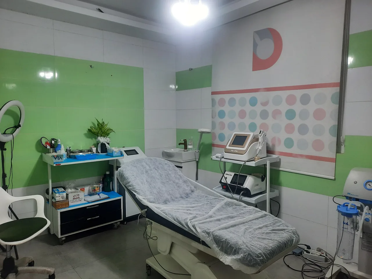 کلینیک پوست ، مو و زیبایی دکتر قنبرپور - تصویر 3