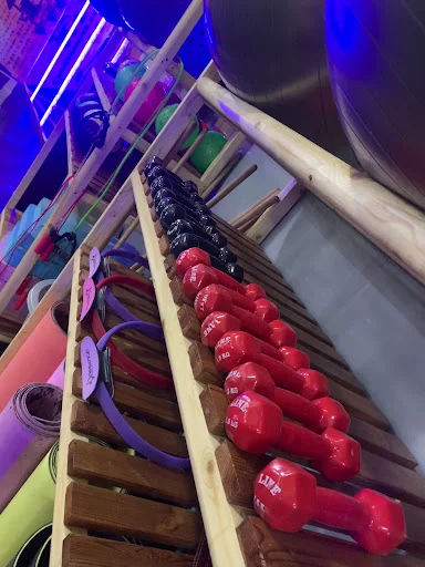 باشگاه بدنسازی مهتاب (ویژه بانوان) - باشگاه ورزشی بانوان در تبریز