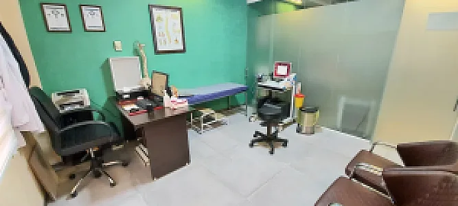 مطب دکتر بهنود صمدی