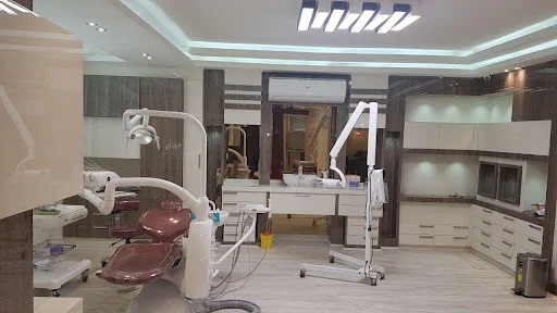 دکتر حسین رسولی