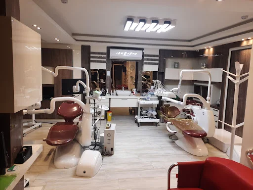 دکتر حسین رسولی