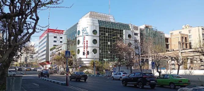 دکتر رضا ملایری(بیمارستان آپادانا)