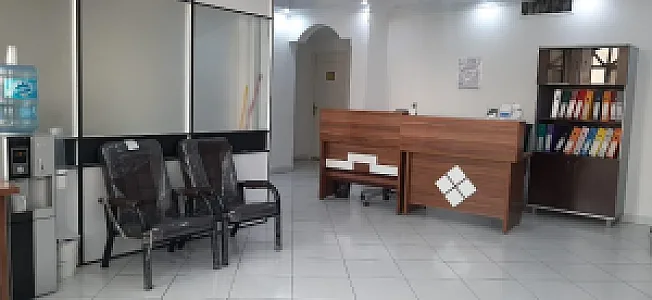 دکتر کامیلا افتخاری  Dr Kamila Eftekhari
