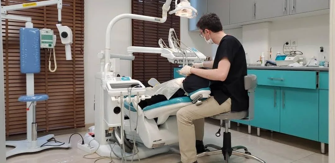 مطب دندانپزشکی و جراحی فک و صورت دکتر حسن مسگری - تصویر 2