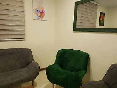 دکتر نسرین کریمی (زنان و زایمان)