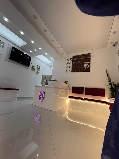 دکتر گل‌وش زعفری نوبری - دندانپزشکی در تبریز