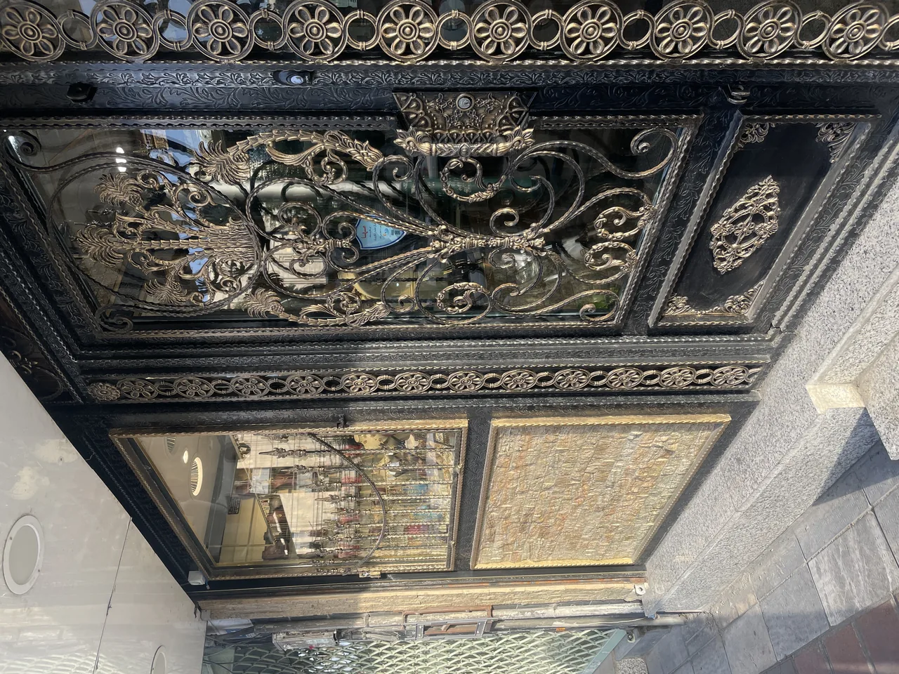 گالری طلا و جواهر محمدزاده - تصویر 3