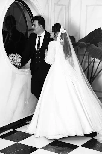 آتلیه سیاه سفید