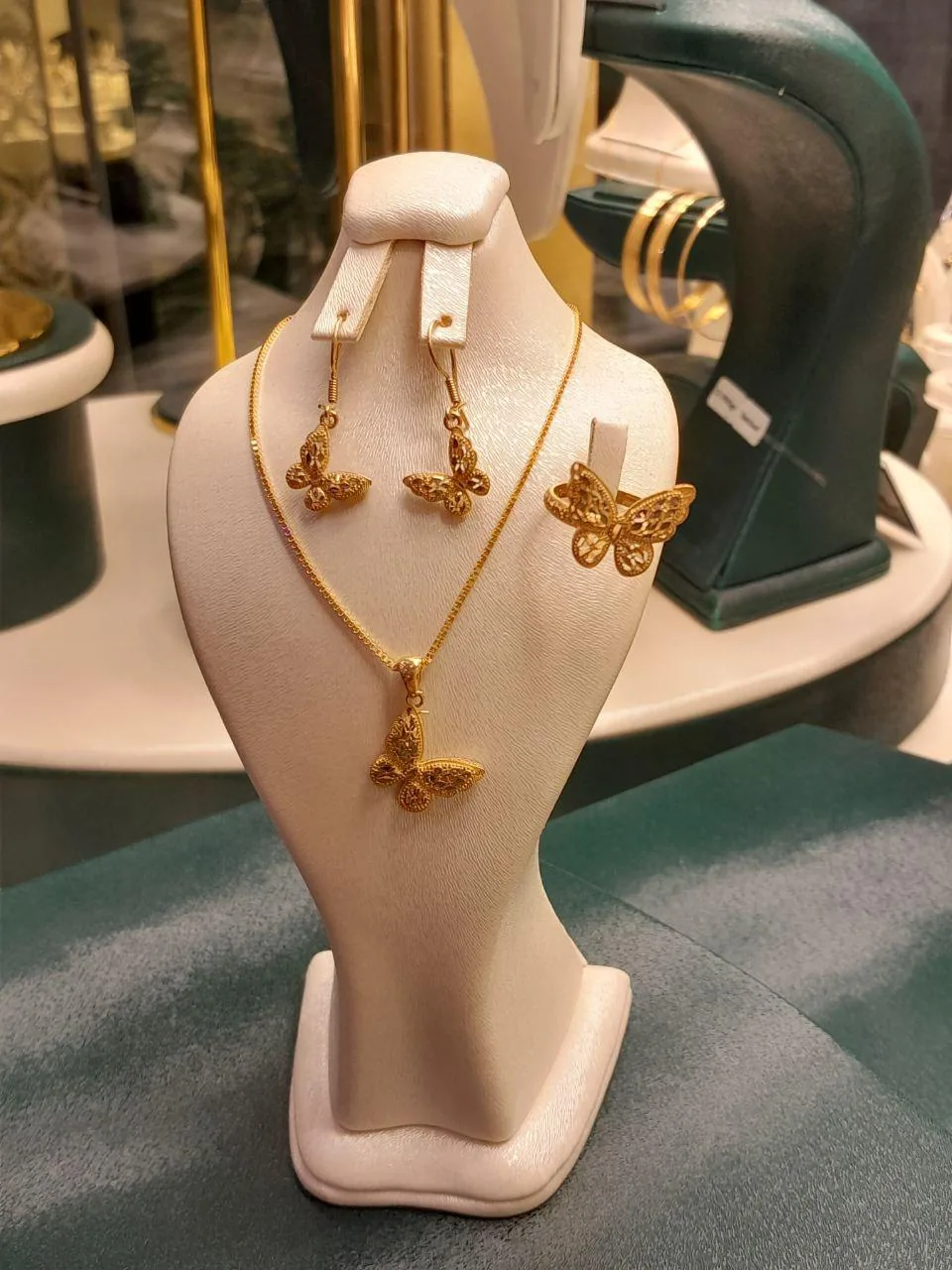 گالری طلای عزیز