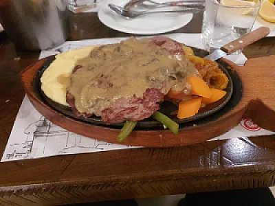 رستوران زرچ