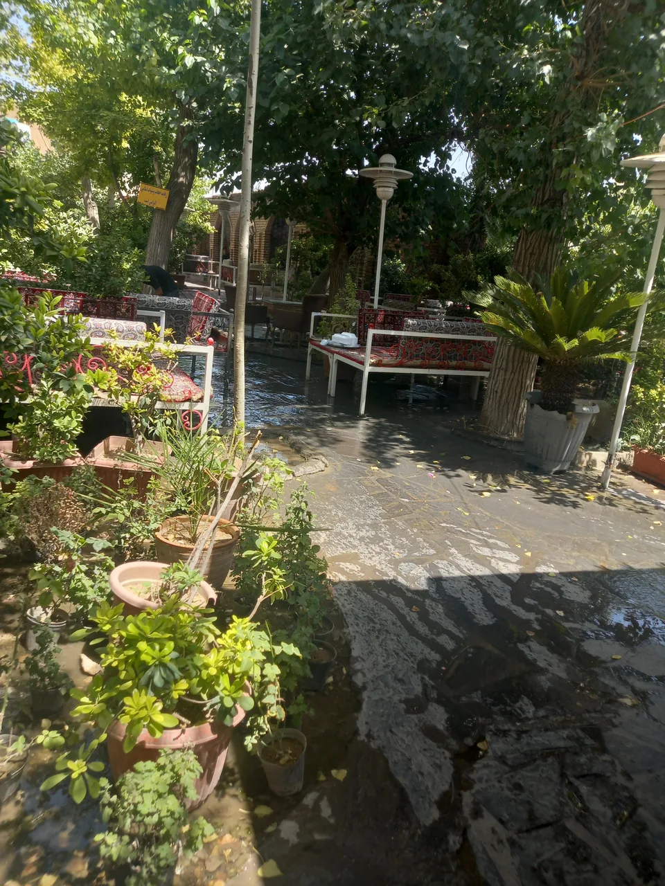 رستوران دهکده فرحزاد