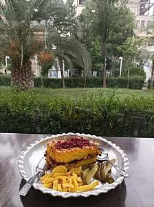 کافه رستوران پلی تکنیک پلاس
