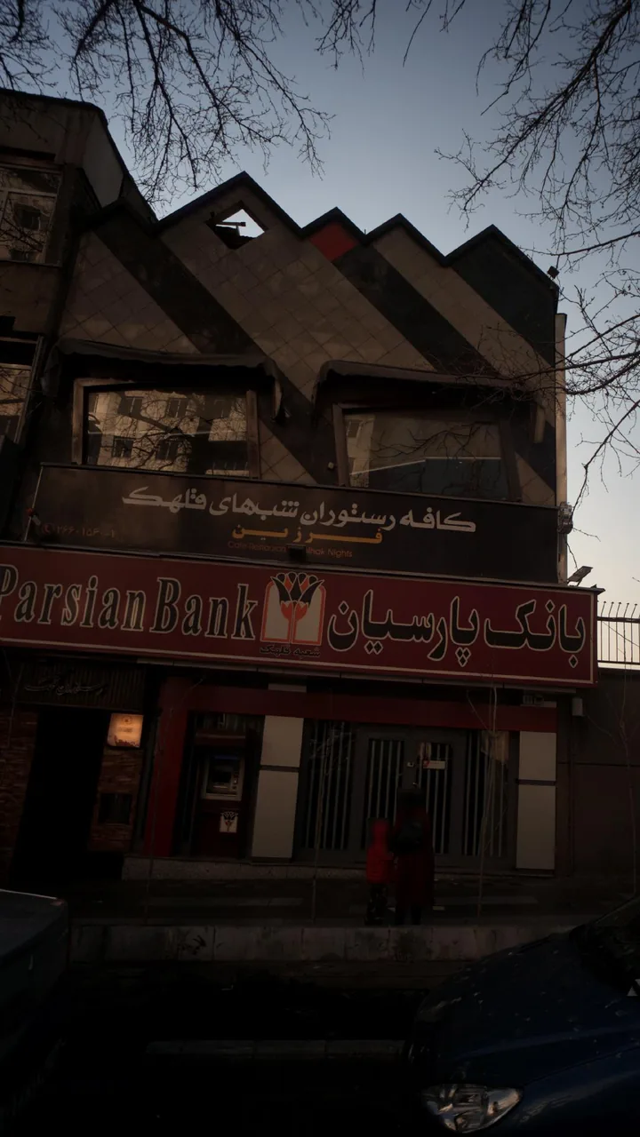کافه رستوران شب‌های قلهک - تصویر 2