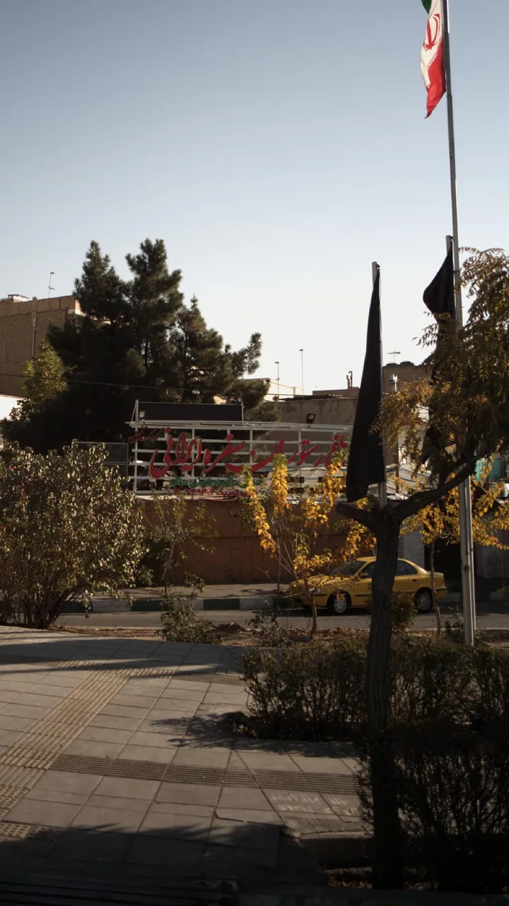 باغ رستوران سفره ایرانی - تصویر 2