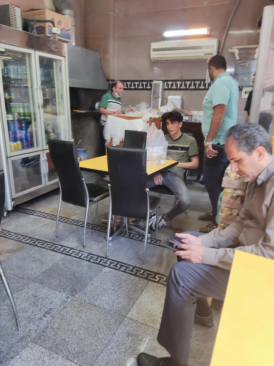 کبابی بزرگمهر - تصویر 2
