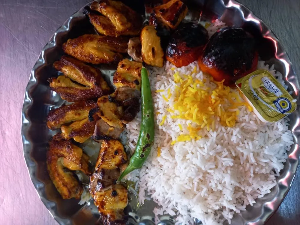 کبابی گلپایگانی دو دوست - تصویر 2