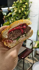 رستوران بنفشی