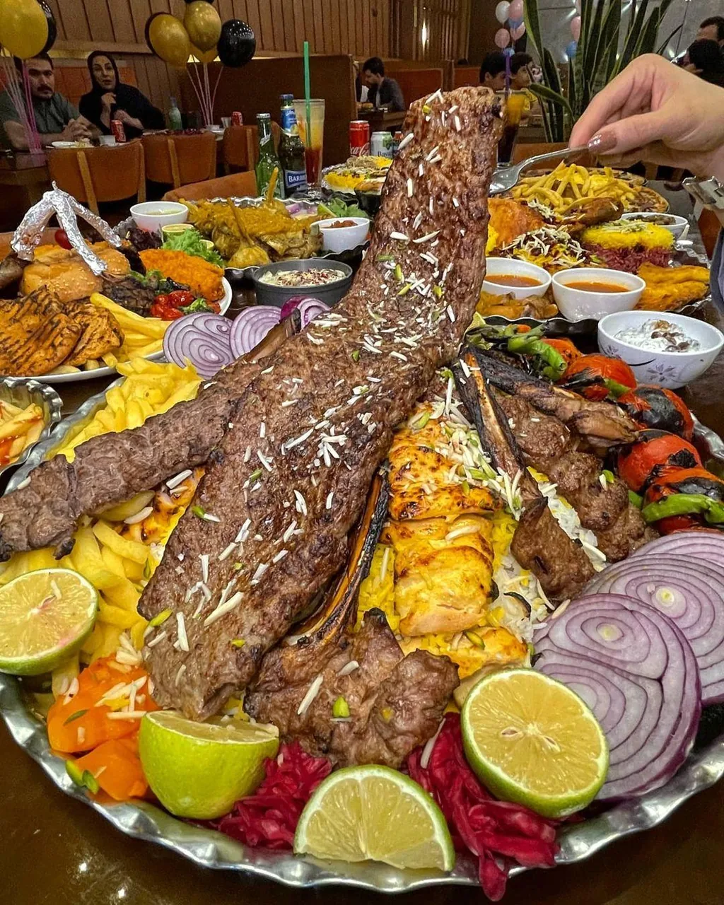 روستوران کترینگ اریا