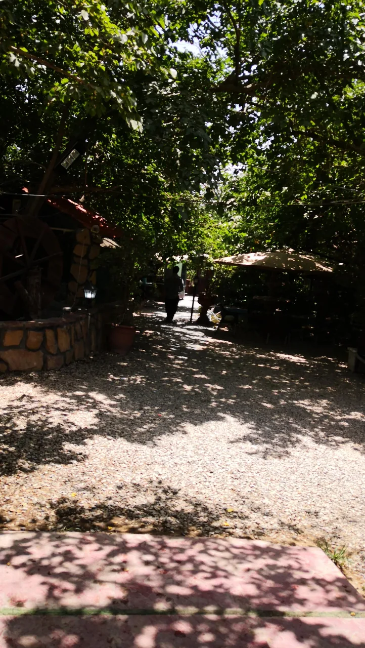 رستوران سنتی گلستان کوهسار - تصویر 2