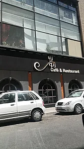 کافه رستوران زئوس