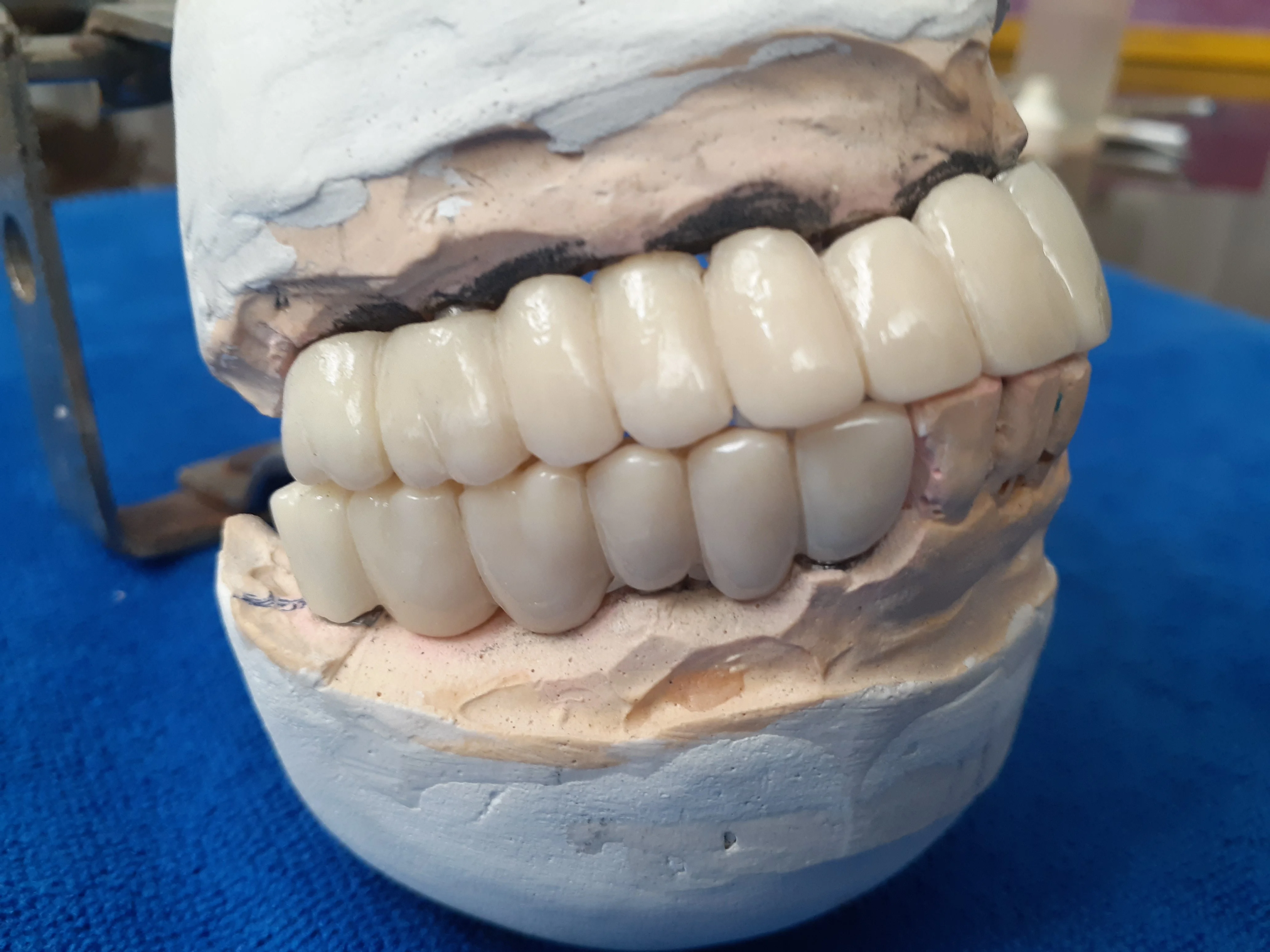 لابراتوار دندانسازی باقری